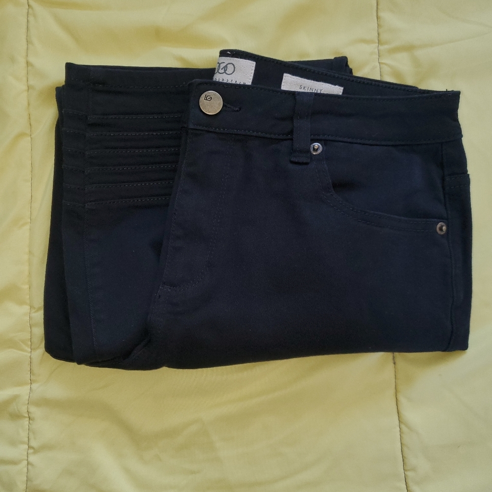 Jeans 🥳 - Picture 2 of 8